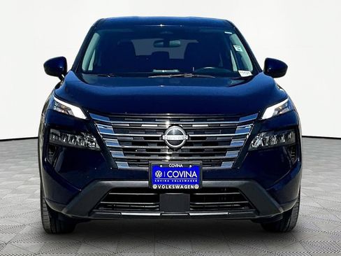 Used 2025 Nissan Rogue SV AWD/4WD image 2