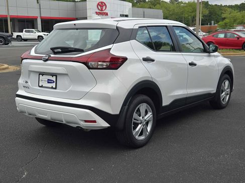 Used 2025 Nissan Kicks Play S FWD image 6