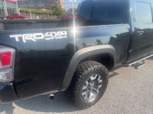 Certified 2020 Toyota Tacoma TRD Off-Road w/ TRD Premium Off Road Package image 12