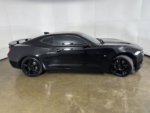 Used 2017 Chevrolet Camaro SS RWD image 10