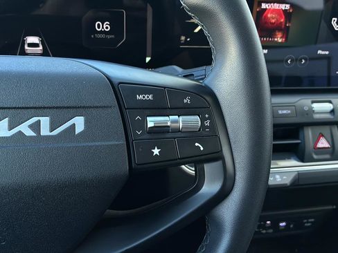 Certified 2025 Kia K4 EX image 28