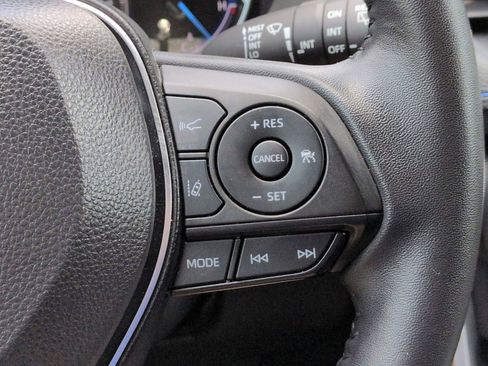 Used 2025 Toyota RAV4 XSE AWD/4WD image 32