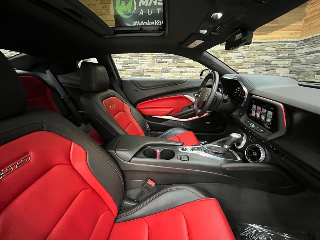 Used 2016 Chevrolet Camaro SS RWD image 31