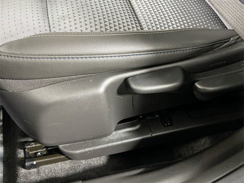 Used 2024 Chevrolet Trax LT image 18