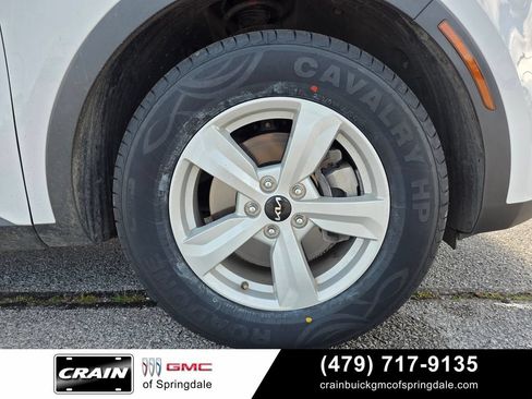 Used 2023 Kia Sorento LX FWD image 31