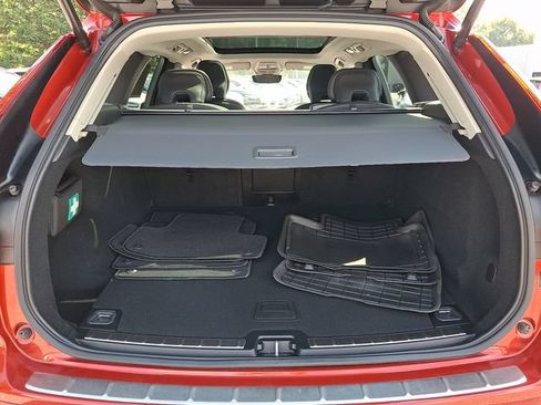 Certified 2024 Volvo XC60 B5 Plus w/ Protection Package Premier AWD/4WD image 29
