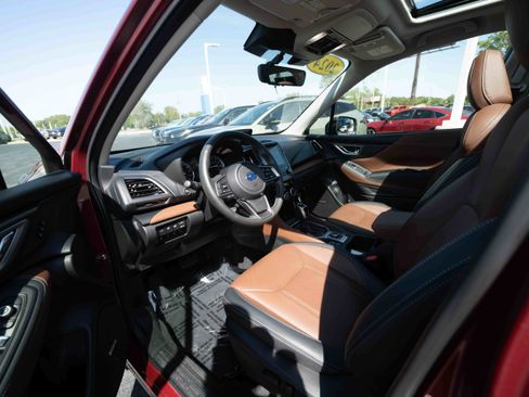 Used 2024 Subaru Forester Touring AWD/4WD image 7