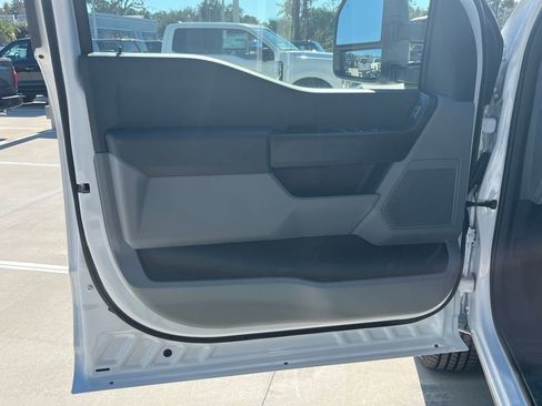 New 2026 Ford F250 XL w/ XL Chrome Package image 15