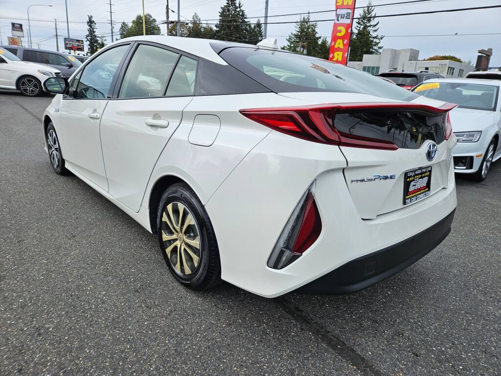 Used 2020 Toyota Prius Prime XLE FWD image 6