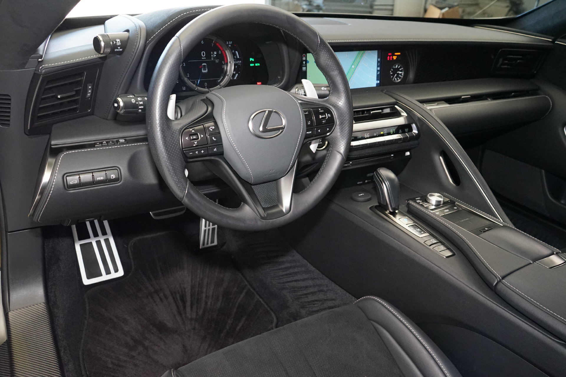 Used 2018 Lexus LC 500 Coupe w/ Performance Package RWD image 8