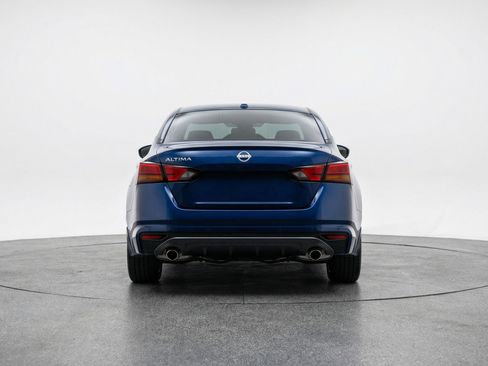 Used 2025 Nissan Altima 2.5 SV image 7