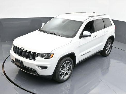 Used 2019 Jeep Grand Cherokee Limited image 32