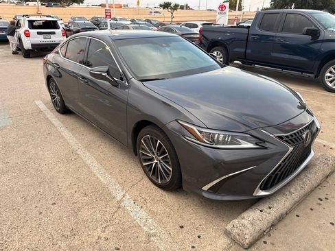 Used 2025 Lexus ES 350 w/ Premium Package FWD image 2