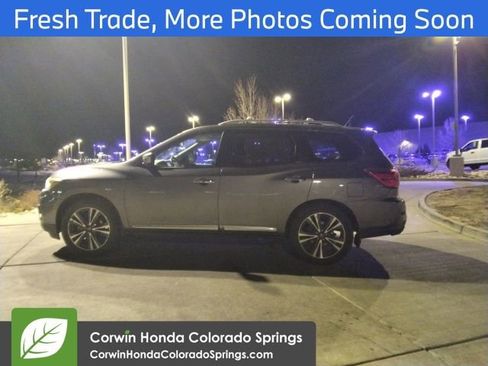Used 2017 Nissan Pathfinder Platinum image 6