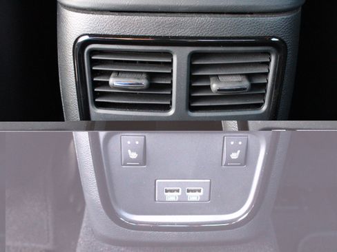 Used 2023 Chrysler 300 S w/ Comfort Group RWD image 41