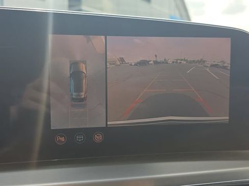 Certified 2024 Cadillac Lyriq Luxury AWD/4WD image 24