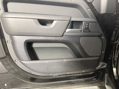 Used 2024 Land Rover Defender 110 X-Dynamic SE image 14