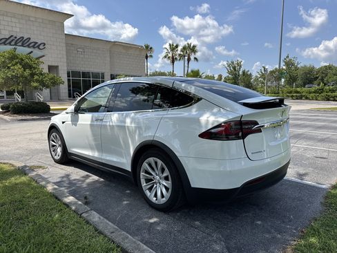 Used 2017 Tesla Model X 100D AWD/4WD image 2