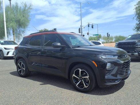 Used 2021 Chevrolet TrailBlazer RS w/ Sun and Liftgate Package FWD image 3
