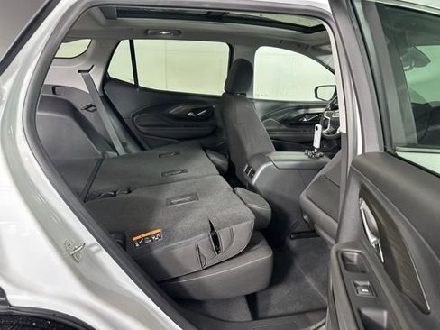 Used 2023 GMC Terrain SLE w/ Driver Convenience Package image 27