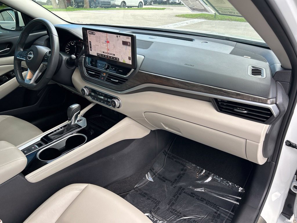 Used 2024 Nissan Altima 2.5 SL FWD image 43