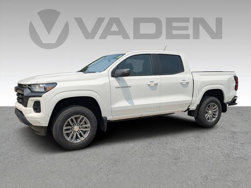 New 2024 Chevrolet Colorado LT w/ LT Convenience Package II image 2