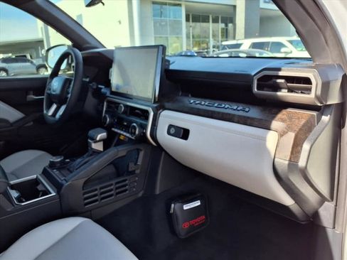 Used 2024 Toyota Tacoma Limited w/ Limited Package (LT) image 16