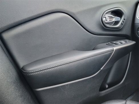 Certified 2020 Jeep Cherokee Limited image 37