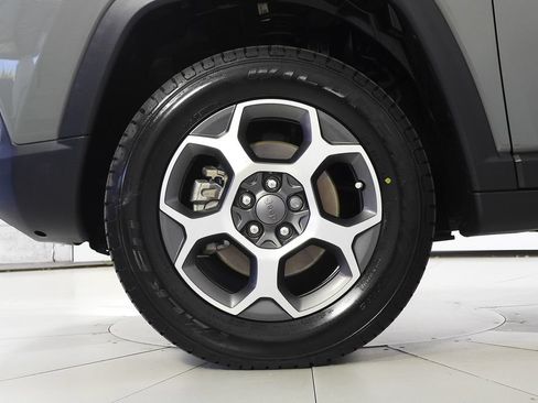 Used 2022 Jeep Compass Trailhawk w/ Sun and Sound Group AWD/4WD image 5