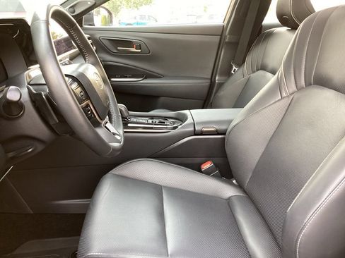 Certified 2025 Toyota Crown Signia w/ Advanced Technology Package AWD/4WD image 4