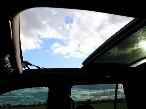 Used 2023 Cadillac Escalade Premium Luxury w/ Performance Package image 39