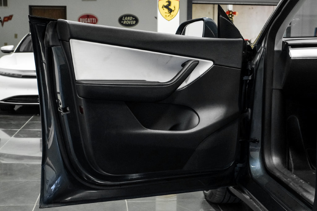 Used 2022 Tesla Model Y Long Range AWD/4WD image 38