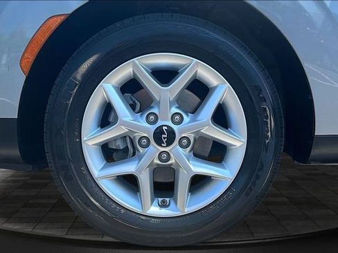 Certified 2023 Kia Soul LX w/ LX Technology Package FWD image 31