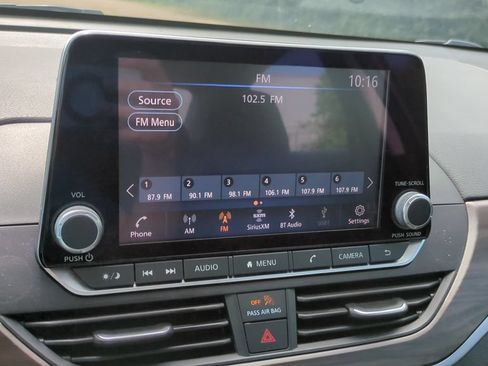 Used 2024 Nissan Altima 2.5 SV FWD image 18