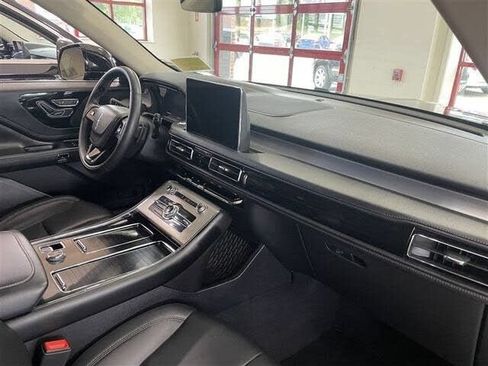 Used 2023 Lincoln Aviator AWD image 20