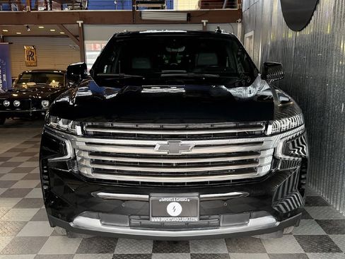 Used 2023 Chevrolet Suburban High Country w/ Advanced Technology Package AWD/4WD image 5