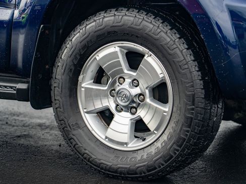 Used 2006 Toyota 4Runner SR5 AWD/4WD image 8