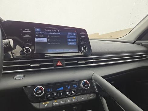 Used 2022 Hyundai Elantra SEL w/ Convenience Package image 11