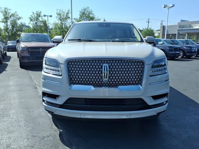 Used 2021 Lincoln Navigator Reserve AWD/4WD image 2