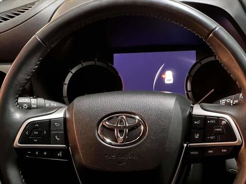 Certified 2023 Toyota Highlander LE image 18