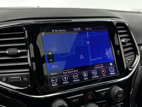 Used 2019 Jeep Grand Cherokee Overland image 5