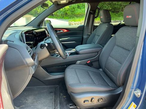 Used 2024 Chevrolet Traverse Z71 AWD/4WD image 4