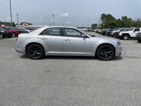 Certified 2022 Chrysler 300 S image 8