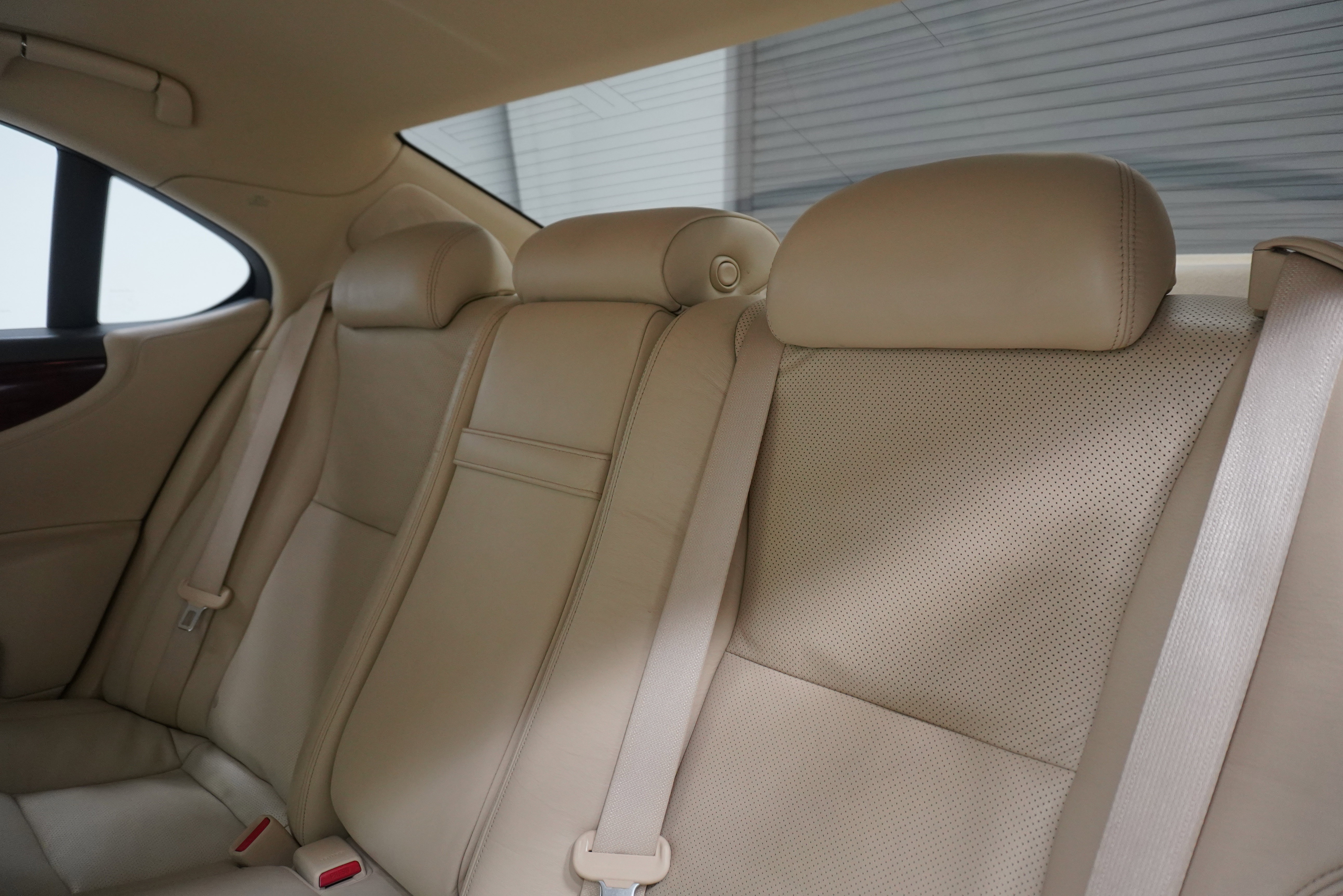 Used 2012 Lexus LS 460 w/ Luxury Value Edition RWD image 13