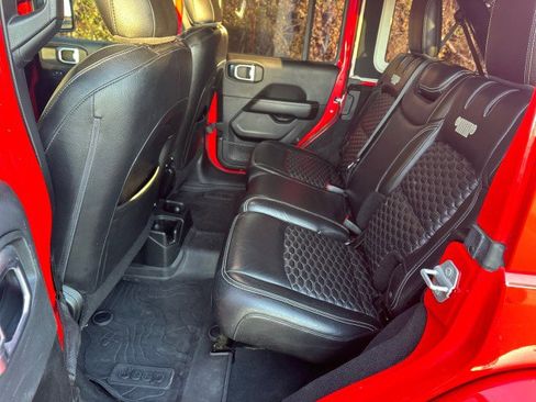 Used 2022 Jeep Wrangler Unlimited Sahara image 17