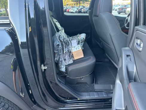 New 2026 Nissan Frontier PRO-4X w/ Pro-4x Convenience Package image 15