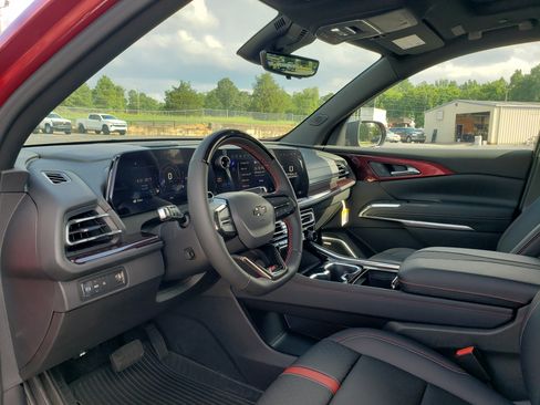 New 2026 Chevrolet Traverse RS w/ LPO, Floor Liner Package FWD image 31