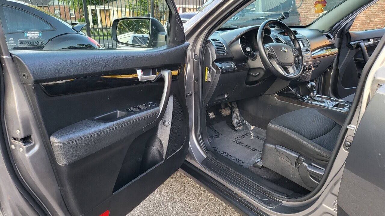 Used 2014 Kia Sorento LX w/ Touring Package (LX) FWD image 13