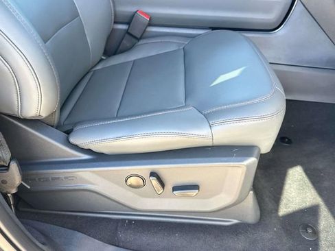 New 2025 Ford Expedition Active image 14