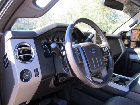 Used 2015 Ford F350 Lariat image 26